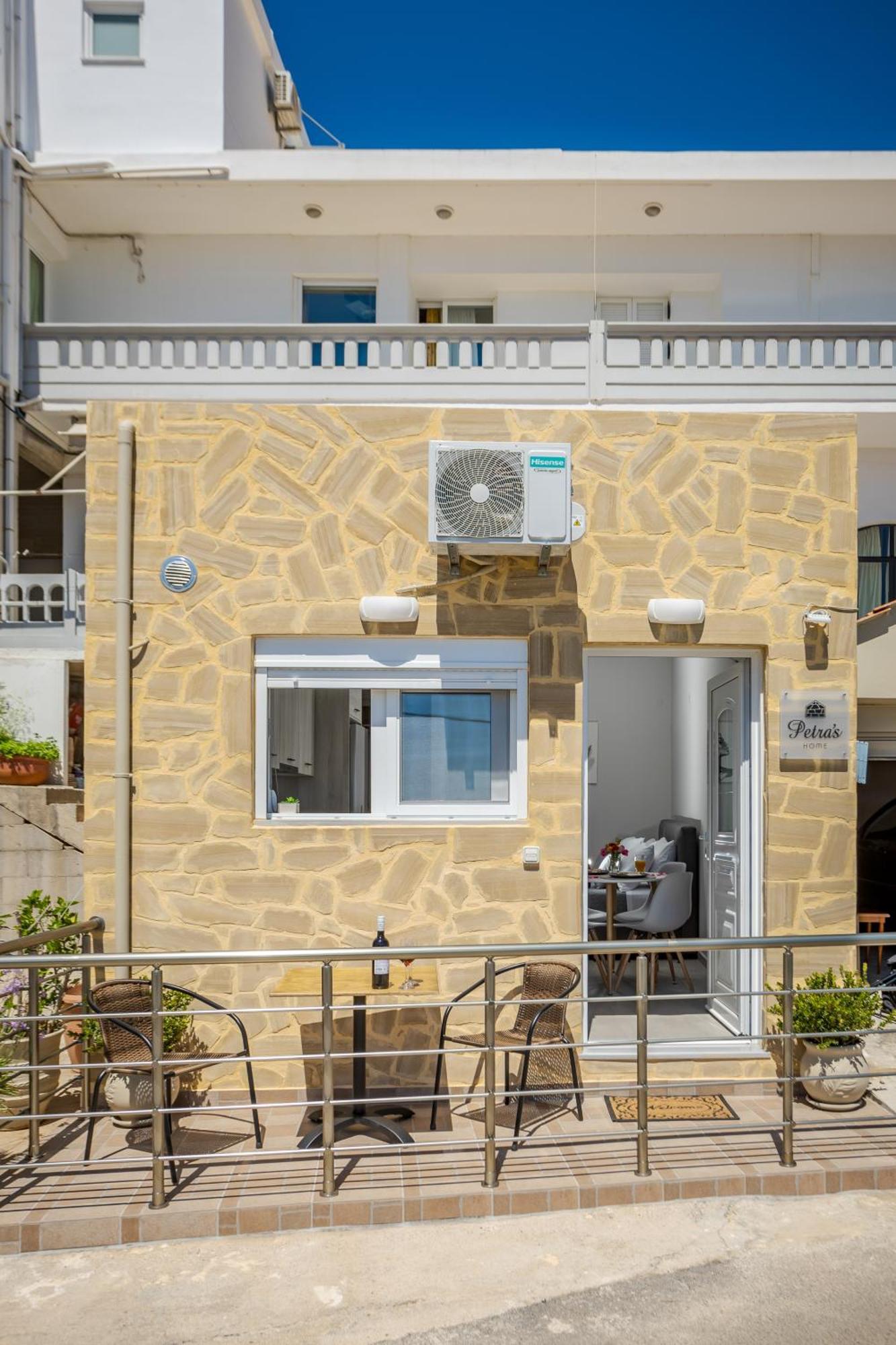 Petra'S Charming Home, 500M To Beach Ханя Екстериор снимка