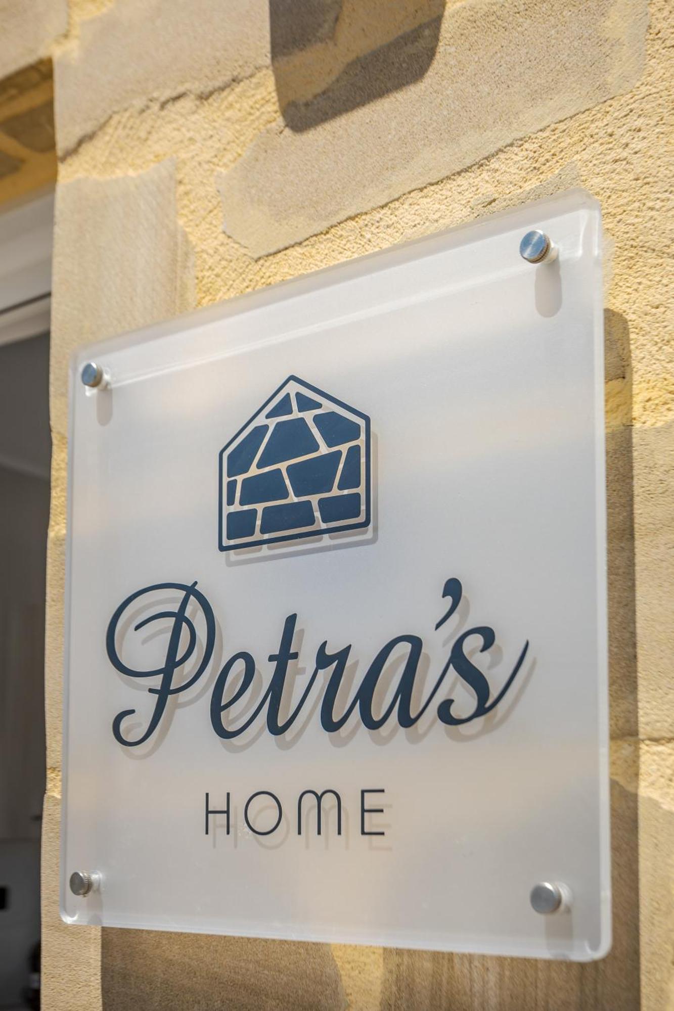 Petra'S Charming Home, 500M To Beach Ханя Екстериор снимка